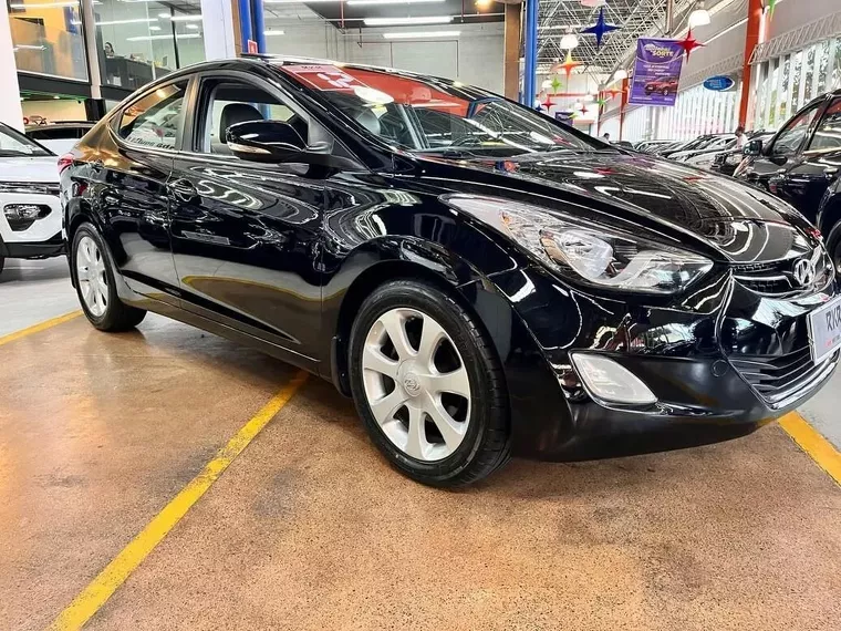 Hyundai Elantra Preto 8