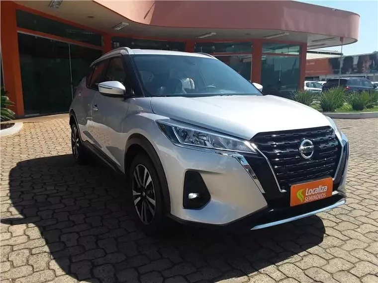 Nissan Kicks Prata 9