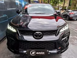 Toyota Hilux SW4
