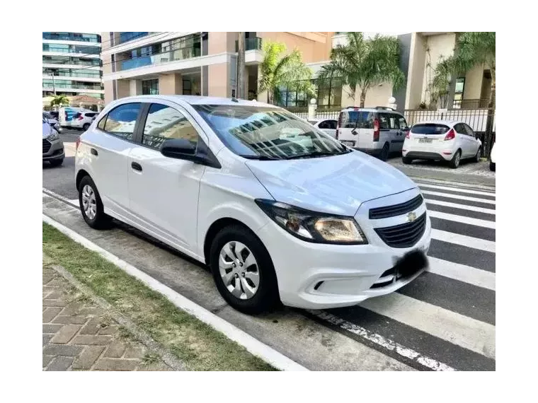 Chevrolet Onix Branco 3