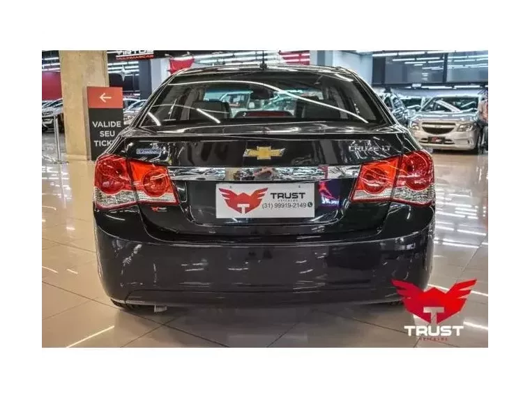 Chevrolet Cruze Preto 5