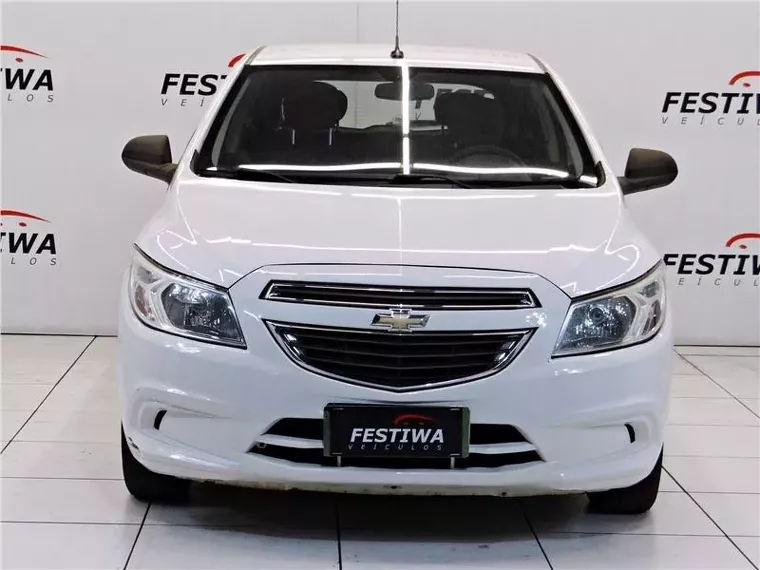 Chevrolet Onix Branco 9