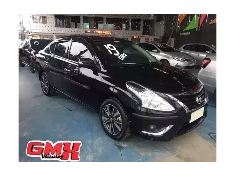 Nissan Versa Preto 4