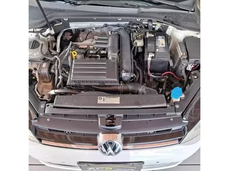 Volkswagen Golf Branco 4