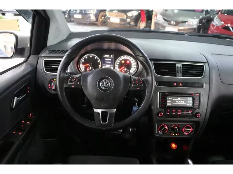 Volkswagen Space Cross Prata 3