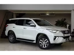 Toyota Hilux SW4