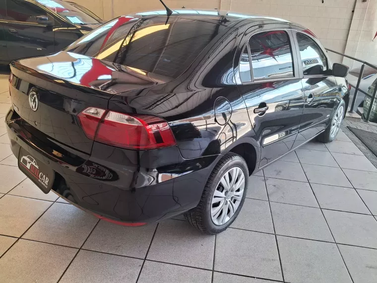 Volkswagen Voyage Preto 14