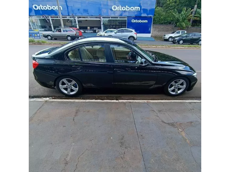 BMW 320i Preto 12