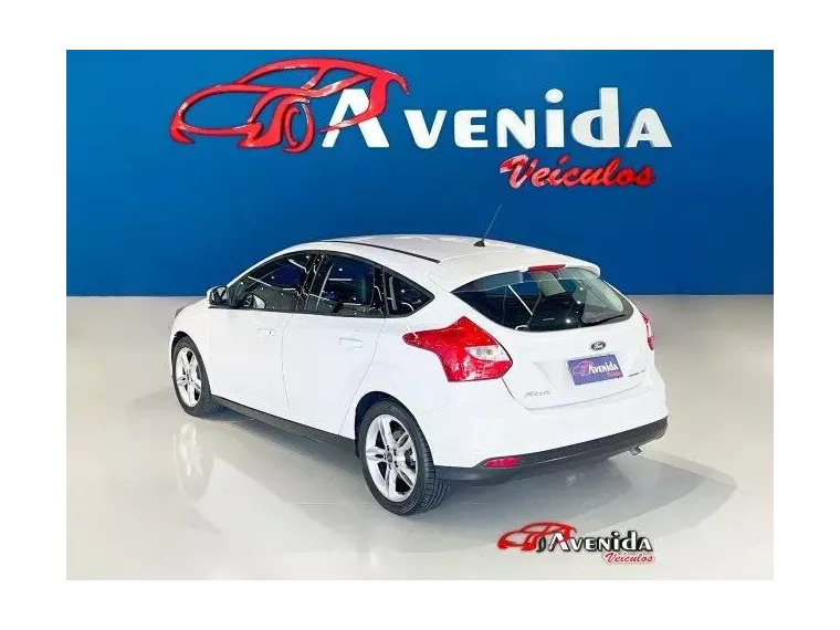 Ford Focus Branco 6