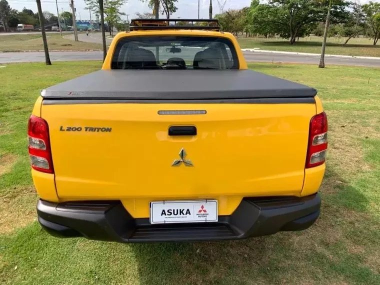 Mitsubishi L200 Triton Amarelo 10