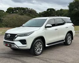 Toyota Hilux SW4