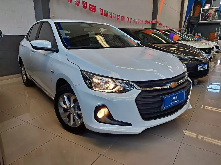 Chevrolet Onix Branco 1