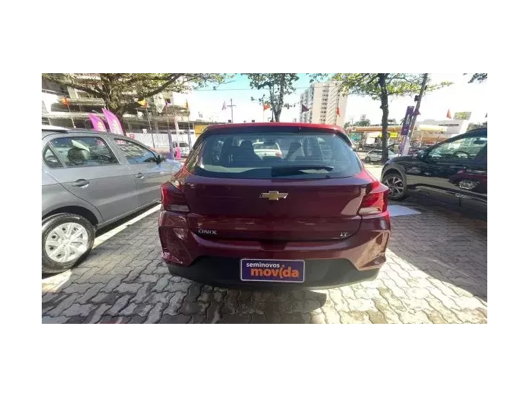 Chevrolet Onix Vermelho 6