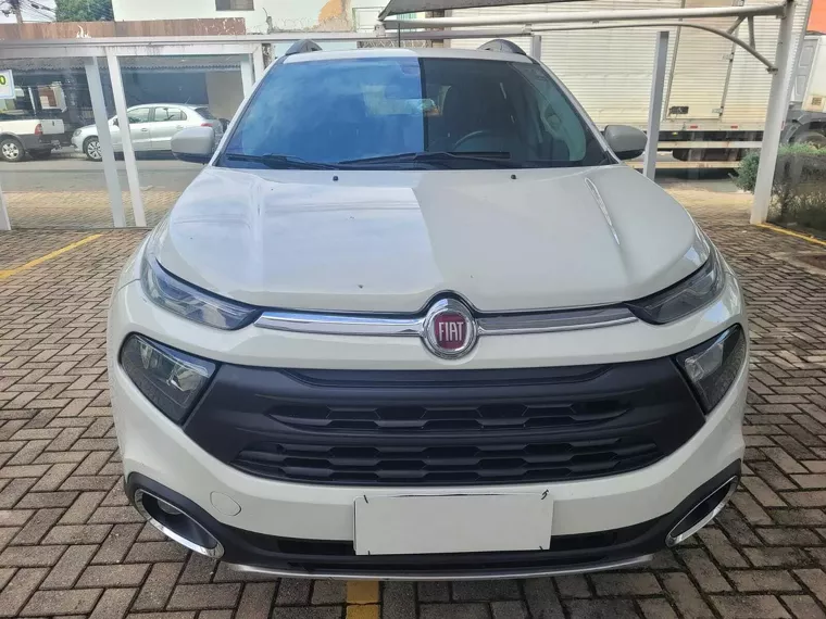 Fiat Toro Branco 2