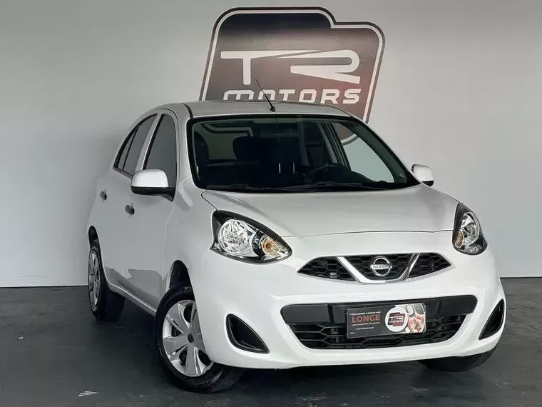 Nissan March Branco 4