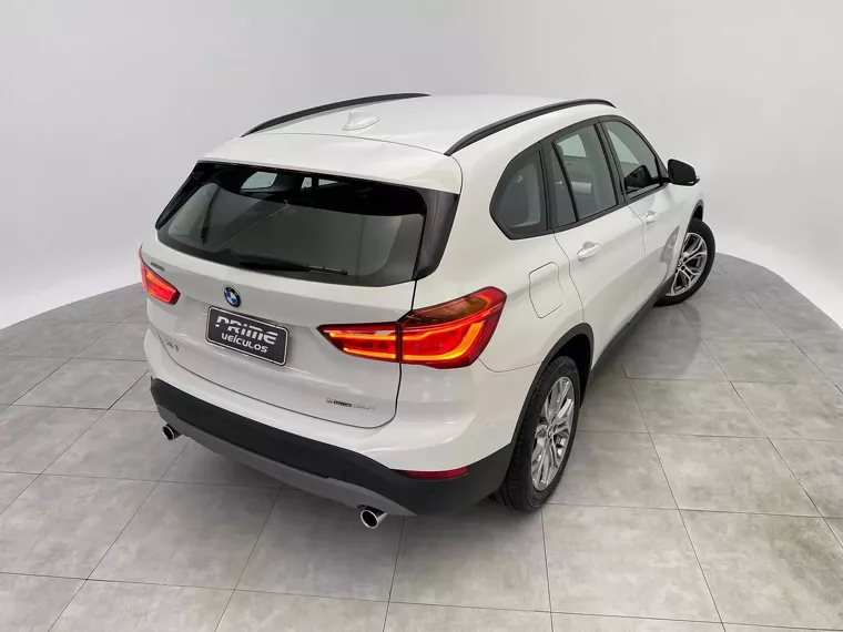 BMW X1 Branco 16