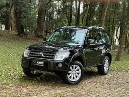 Mitsubishi Pajero Full
