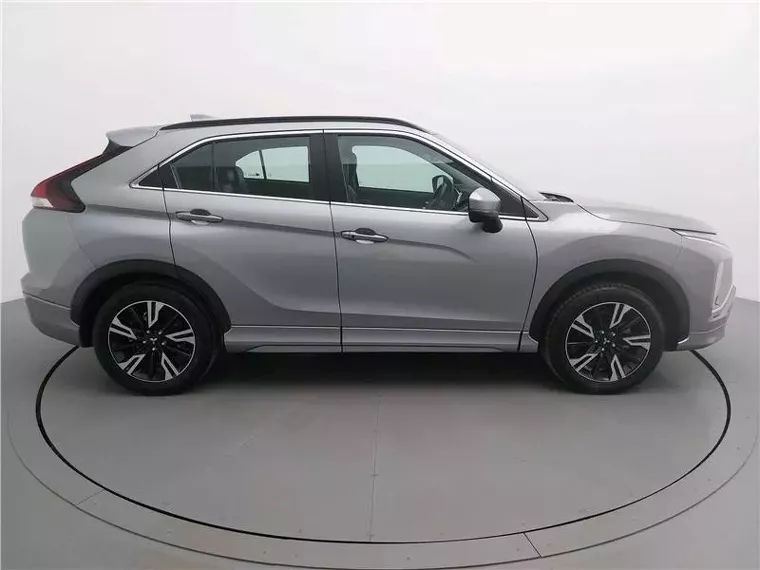 Mitsubishi Eclipse Cross Prata 16