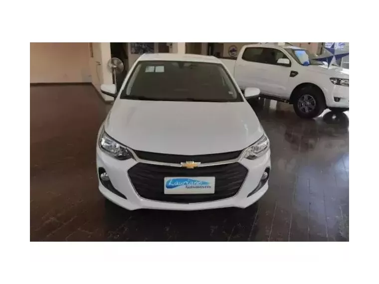 Chevrolet Onix Branco 4