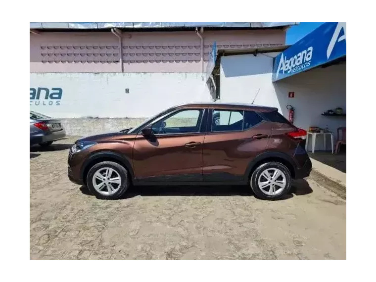 Nissan Kicks Marrom 10