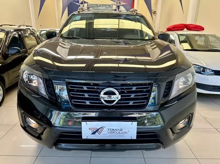 Nissan Frontier Preto 13