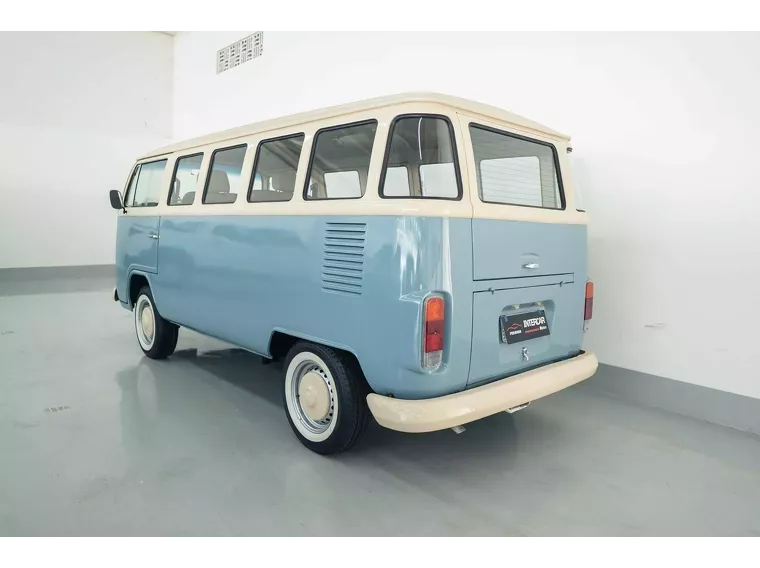 Volkswagen Kombi Azul 6