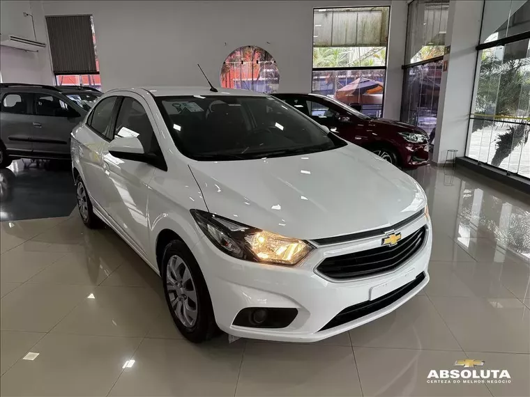 Chevrolet Prisma Branco 16