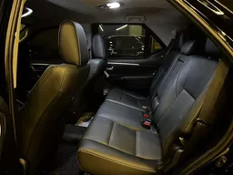Toyota Hilux SW4