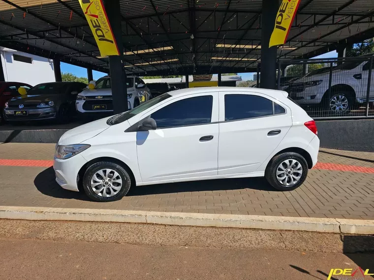 Chevrolet Onix Branco 7