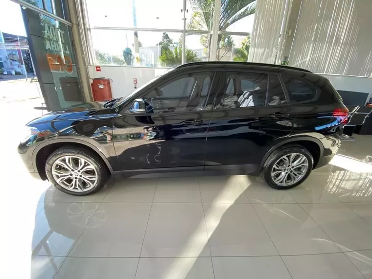 BMW X1 Preto 11