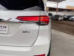 Toyota Hilux SW4