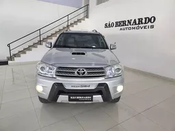 Toyota Hilux SW4
