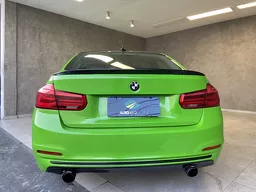 BMW 320i