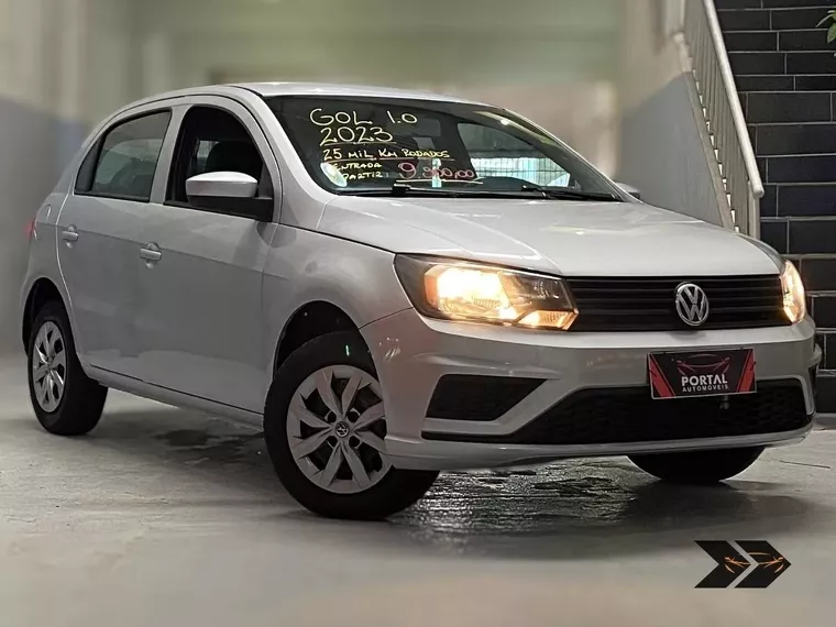 Volkswagen Gol Prata 1