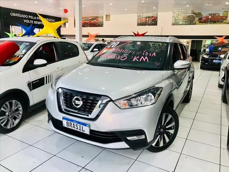 Nissan Kicks Prata 2