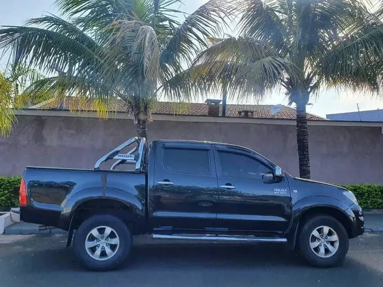 Toyota Hilux Preto 16