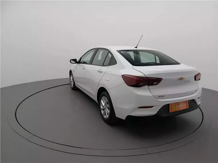 Chevrolet Onix Branco 1