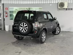 Mitsubishi Pajero TR4