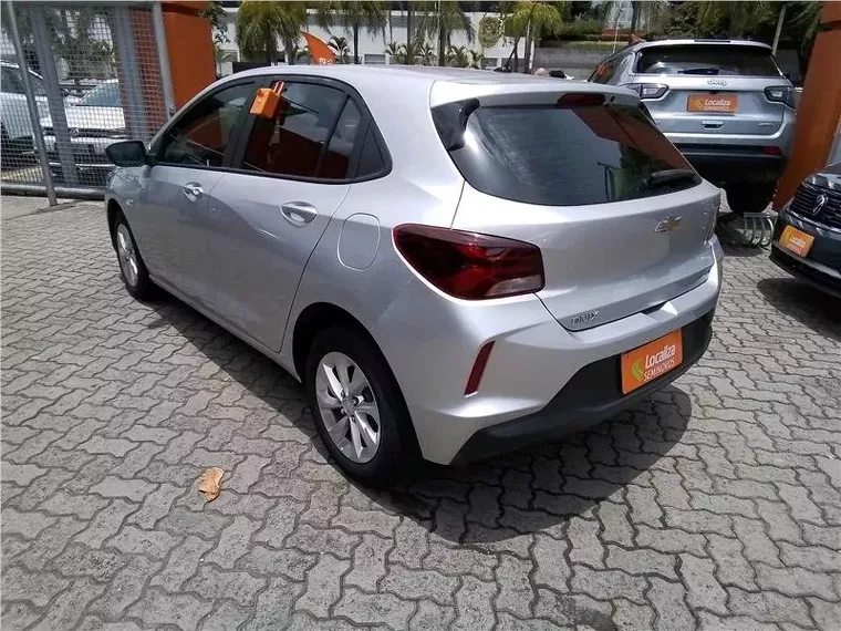 Chevrolet Onix Prata 2