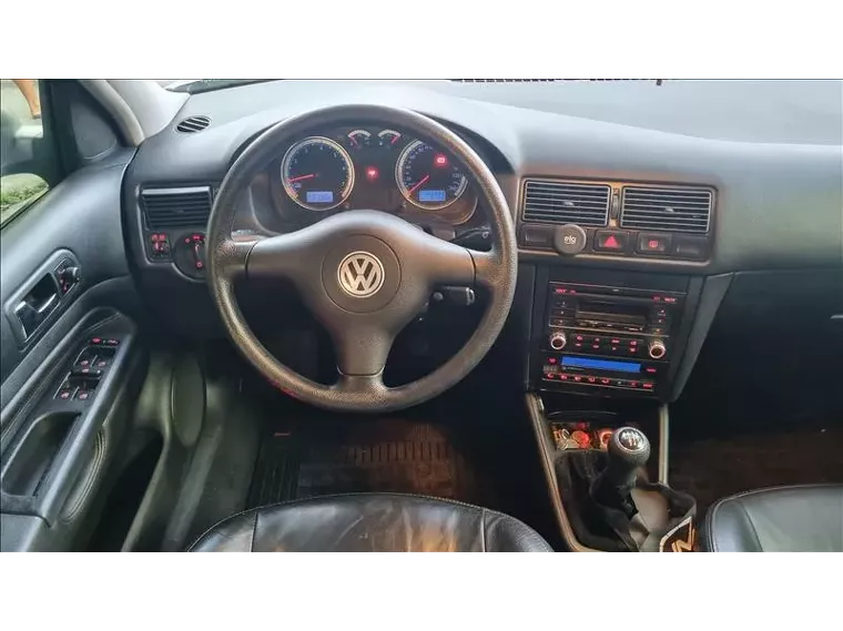 Volkswagen Golf Prata 2