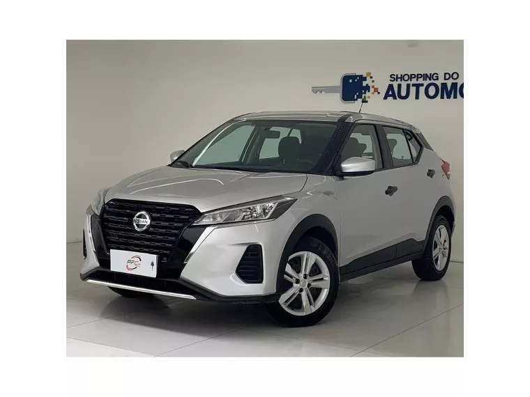 Nissan Kicks Prata 16