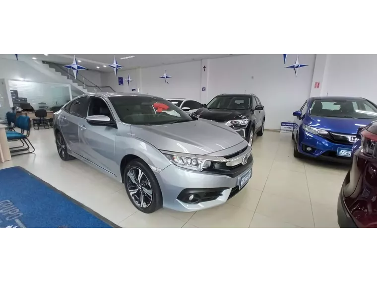 Honda Civic Prata 4