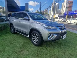 Toyota Hilux SW4