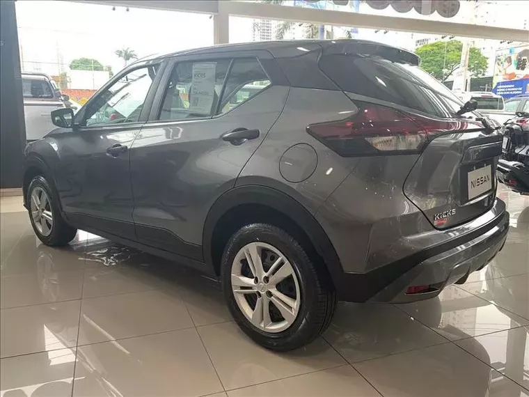 Nissan Kicks Cinza 9