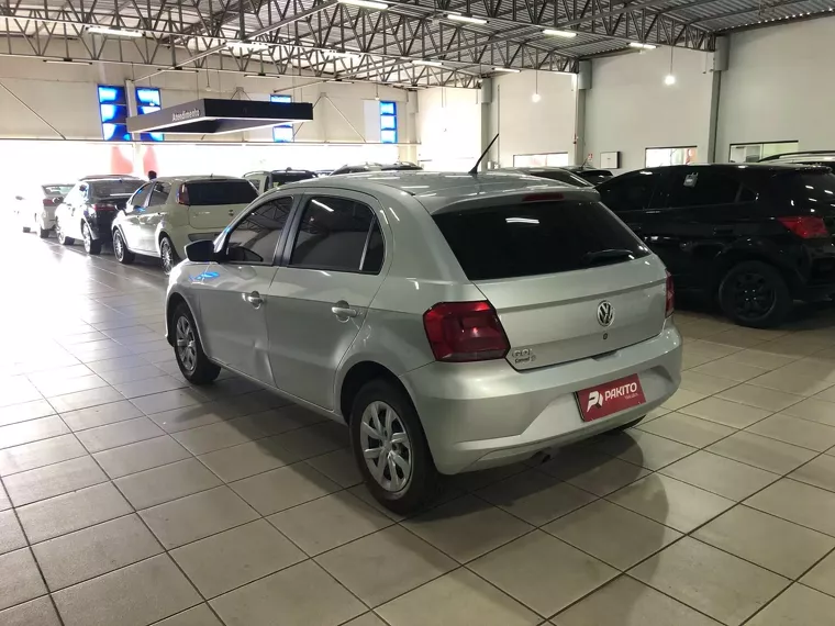 Volkswagen Gol Prata 12