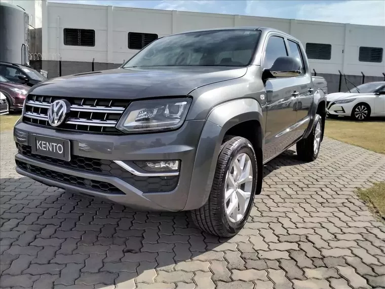 Volkswagen Amarok Cinza 2