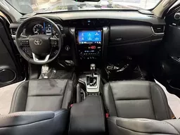 Toyota Hilux SW4