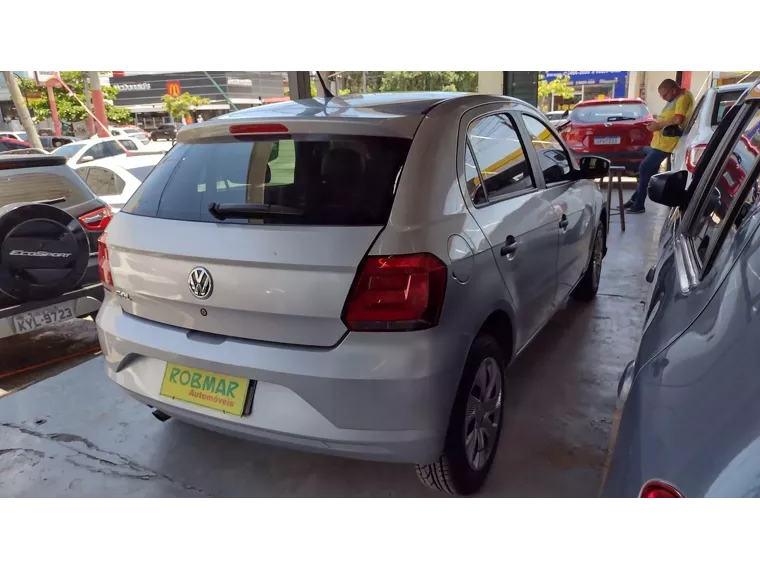 Volkswagen Gol Prata 17