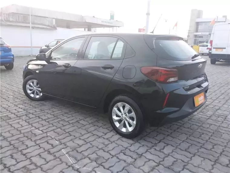 Chevrolet Onix Preto 2