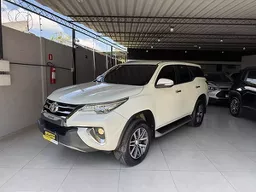Toyota Hilux SW4